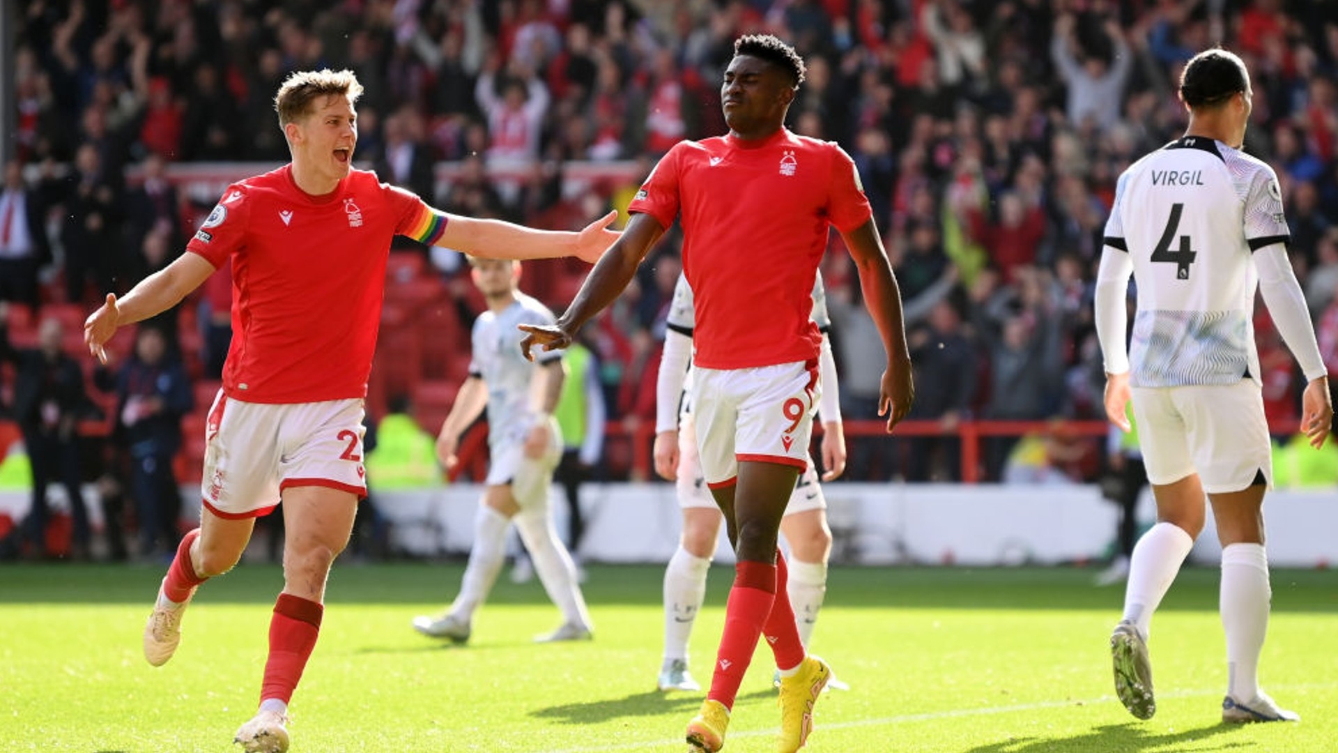 对1月密集 对1月密集